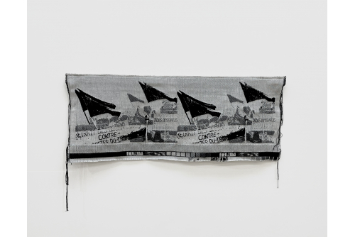 Michaëlle Sergile, 1977 Manifestasyons/Manifestations, 2022
Tissage en jacquard, fils de coton, bois, feutre
41 x 107 cm (16” x 42”)
1800 $ CAD
